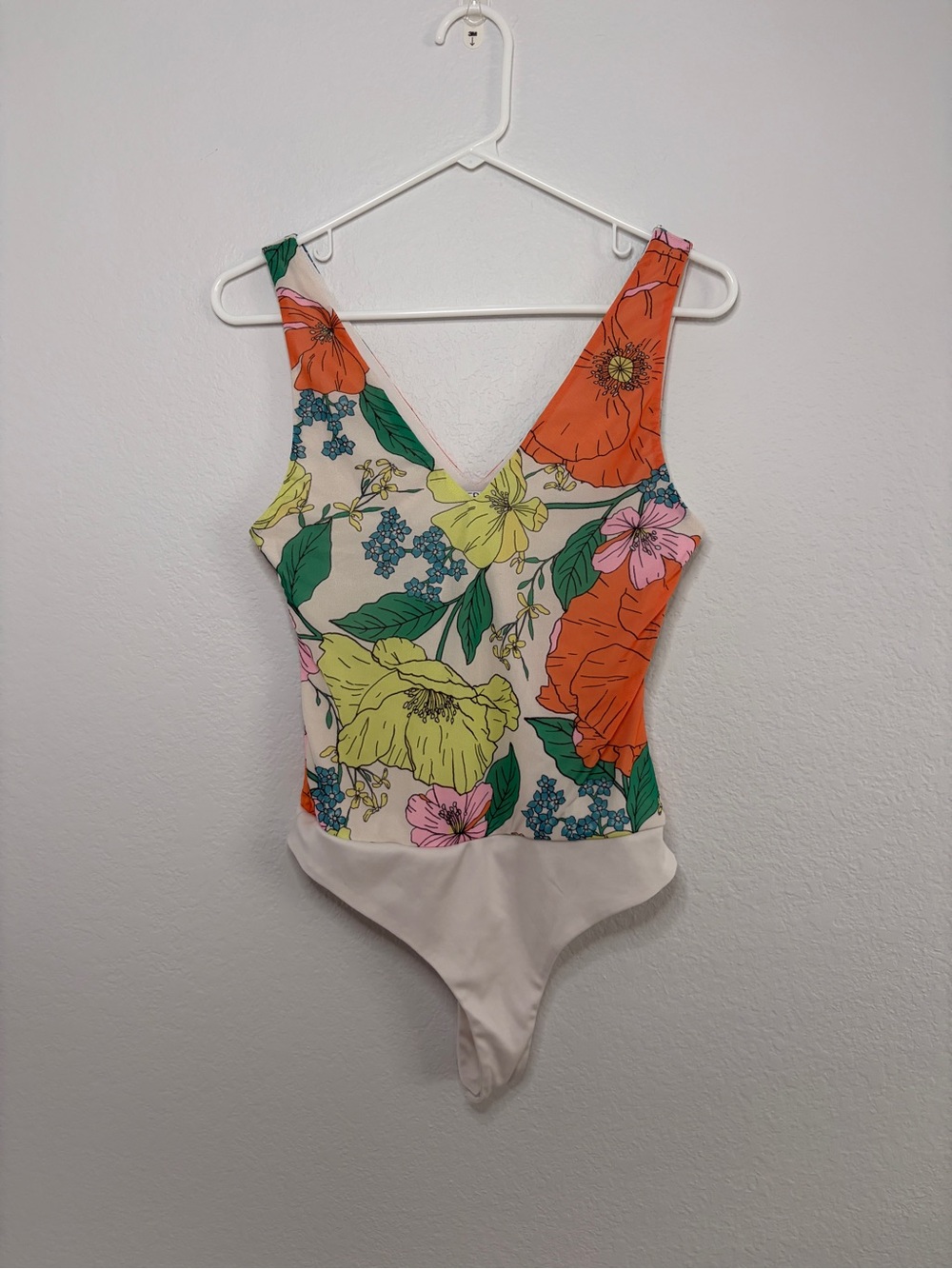 AFRM floral V-neck bodysuit 60s mod style poppy print Small